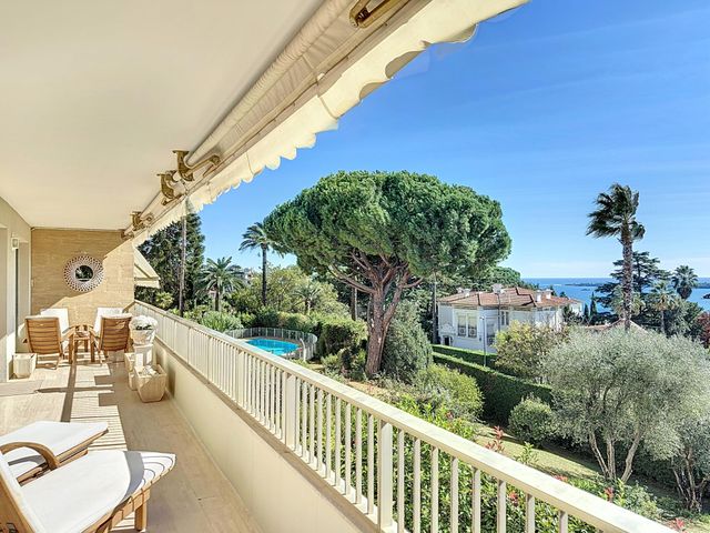 Appartement F4 à vendre - 4 pièces - 120,10 m2 - Cannes - 06 - PROVENCE-ALPES-COTE-D-AZUR