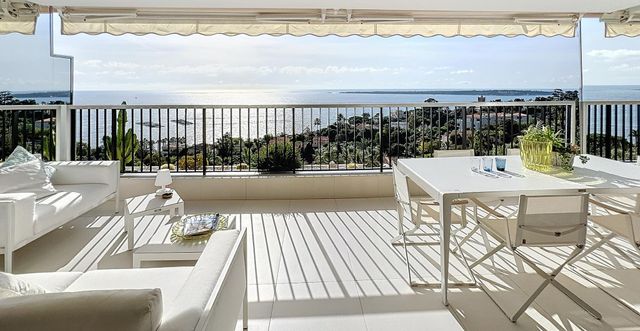 Appartement F3 à vendre - 3 pièces - 115 m2 - Cannes - 06 - PROVENCE-ALPES-COTE-D-AZUR