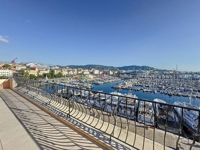 Appartement F4 à vendre - 4 pièces - 120 m2 - Cannes - 06 - PROVENCE-ALPES-COTE-D-AZUR