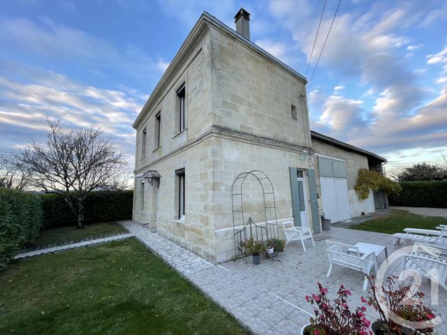 Maison à vendre - 4 pièces - 117 m2 - Coutras - 33 - AQUITAINE