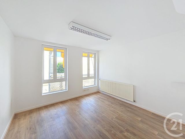 Local commercial à louer - 260.0 m2 - 10 - Aube