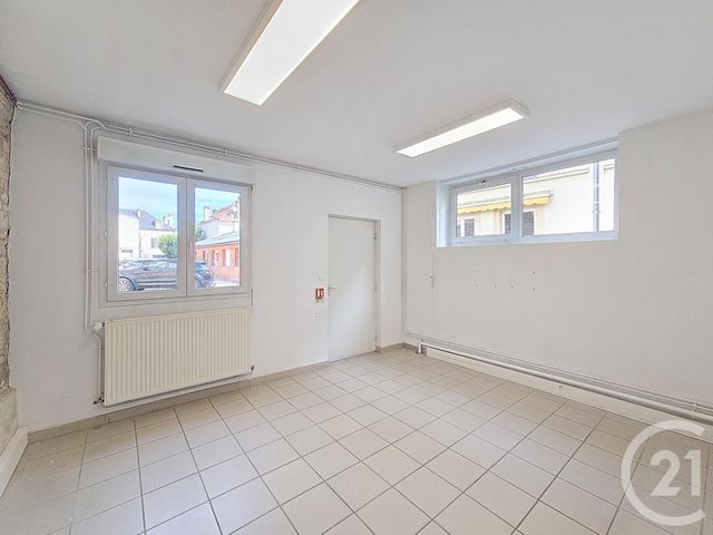 Local commercial à louer - 260.0 m2 - 10 - Aube