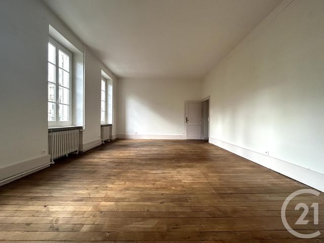 Appartement F3 à louer - 3 pièces - 113,71 m2 - Moulins - 03 - AUVERGNE