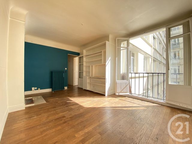 Appartement à vendre - 2 pièces - 45 m2 - Paris - 75018 - ILE-DE-FRANCE