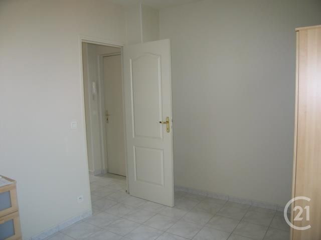 Appartement F2 à louer - 2 pièces - 30,90 m2 - Corbeil Essonnes - 91 - ILE-DE-FRANCE