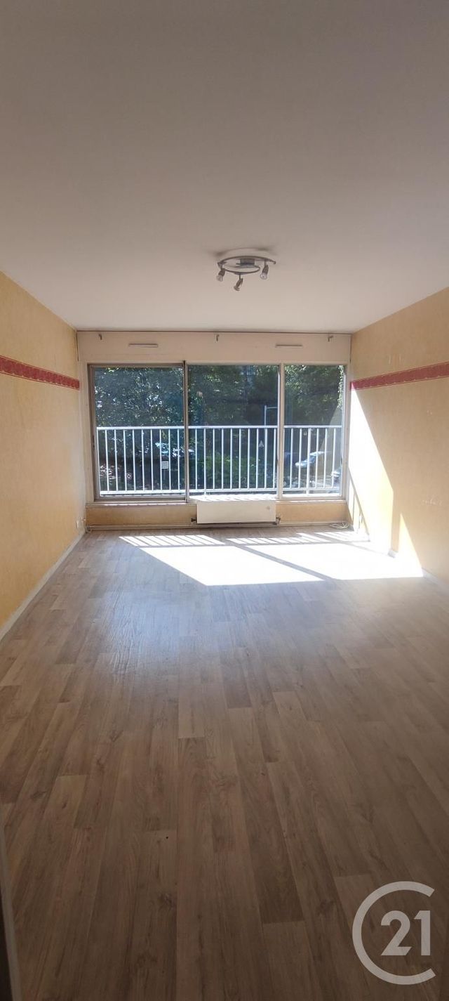 Appartement F2 à louer - 2 pièces - 53,38 m2 - Brunoy - 91 - ILE-DE-FRANCE